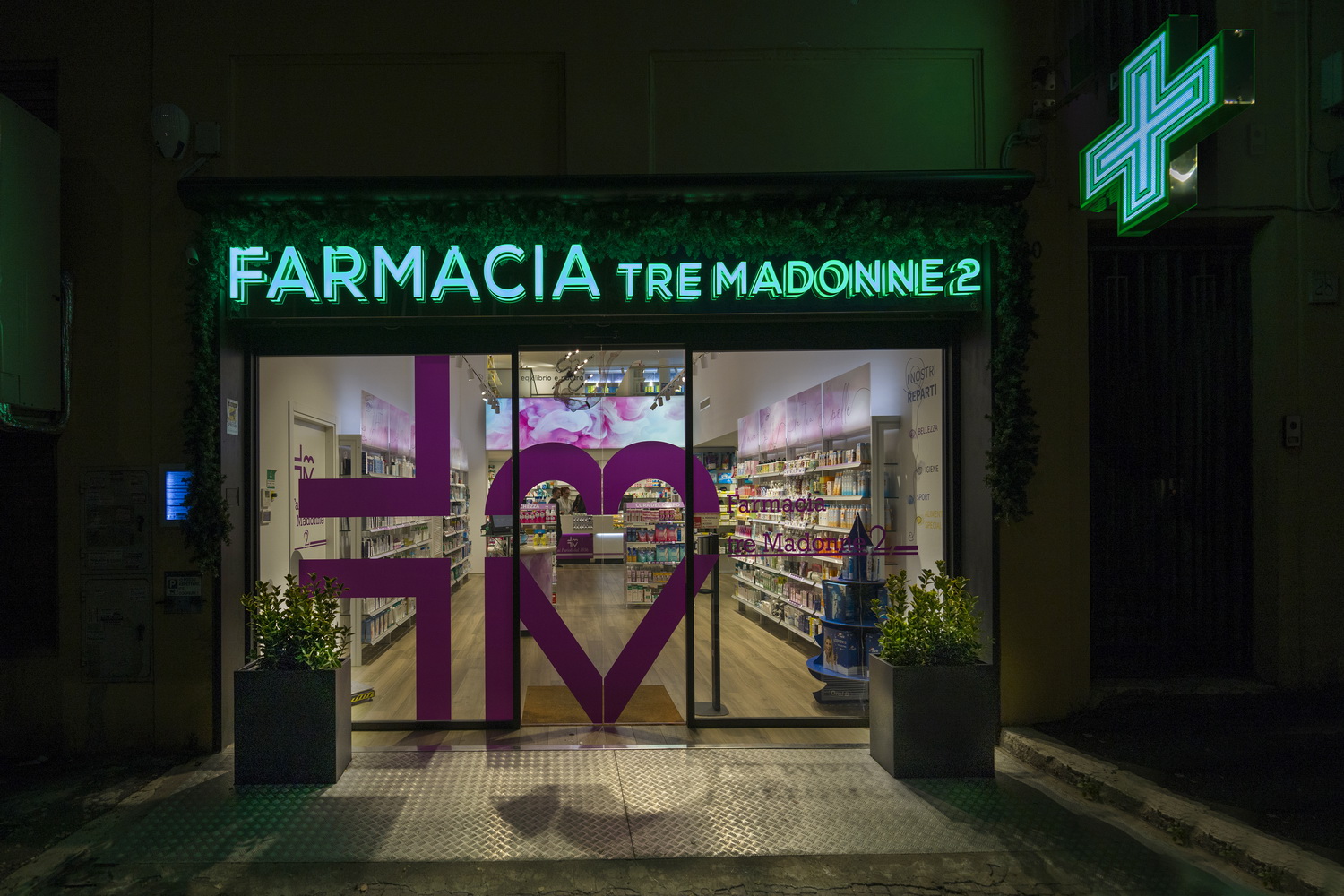 Arredo Farmacia Tre Madonne 2 Roma